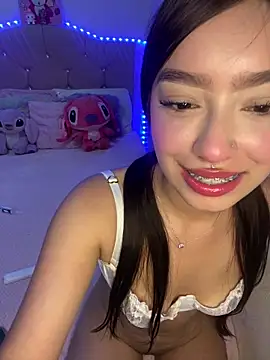 Snapshot of Miakittyyy chatting on 28, 4, 2026 Miakittyyy online show from 28, 4, 2026