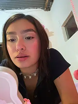Snapshot of Miakittyyy chatting on 19, 5, 2026 Miakittyyy online show from 19, 5, 2026