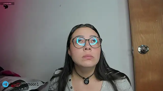 Snapshot of Pamelaa_moon1 chatting on 3, 7, 2026 Pamelaa moon1 online show from 3, 7, 2026