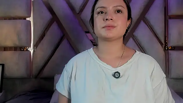 giigii hadidd online show from 7, 5, 2026