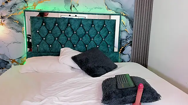 alisha desire online show from 15, 4, 2026