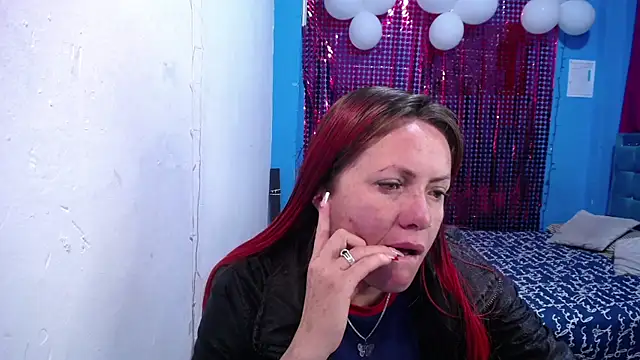 carolinhe26 online show from 27, 4, 2026