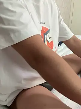 xezie online show from 11, 4, 2026