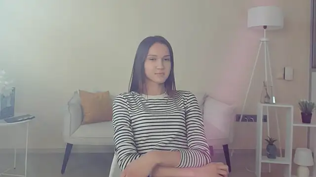 Snapshot of MellieLaliberte chatting on 15, 4, 2026 MellieLaliberte online show from 15, 4, 2026