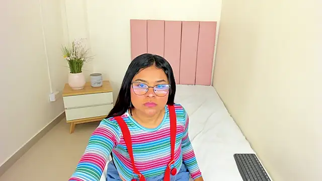 Snapshot of Mindy_Claker chatting on 6, 5, 2026 Mindy Claker online show from 6, 5, 2026
