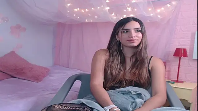 Snapshot of AmaraSaint chatting on 6, 6, 2026 AmaraSaint online show from 6, 6, 2026
