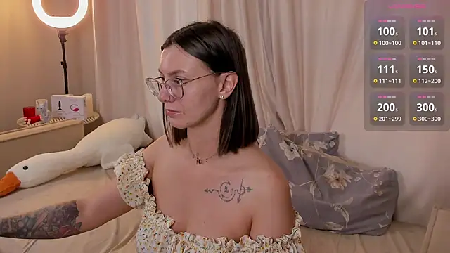 WitchBitch 13 online show from 4, 5, 2026