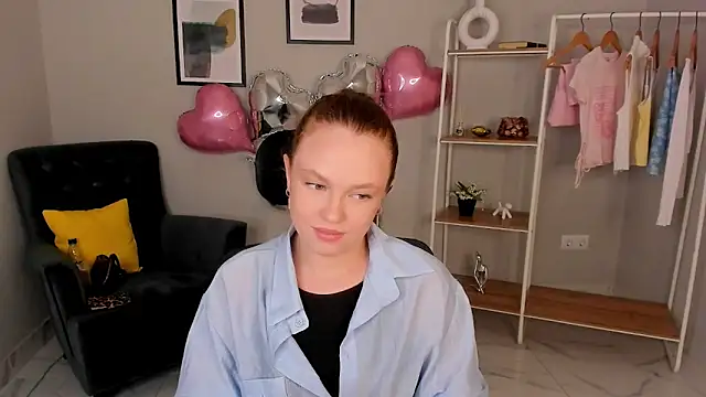 Snapshot of Kira_Lemos chatting on 9, 6, 2026 Kira Lemos online show from 9, 6, 2026