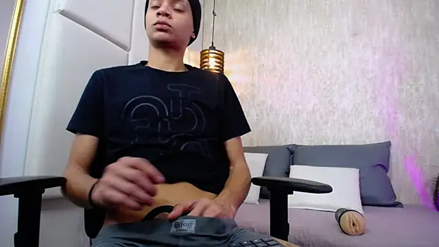 Snapshot of Axel_marcus chatting on 17, 4, 2026 Axel marcus online show from 17, 4, 2026