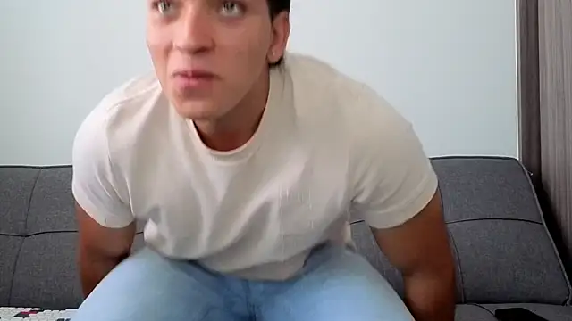 Snapshot of James_silva1 chatting on 20, 4, 2026 James silva1 online show from 20, 4, 2026