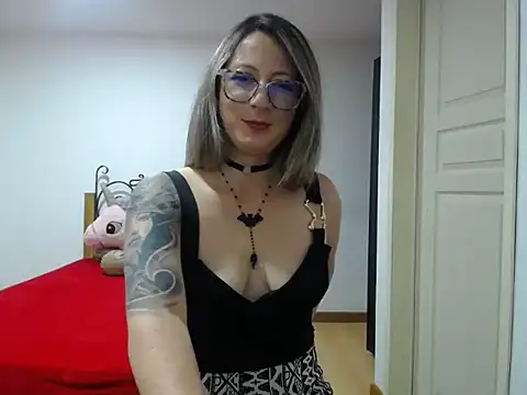 VALELUXX online show from 26, 4, 2026