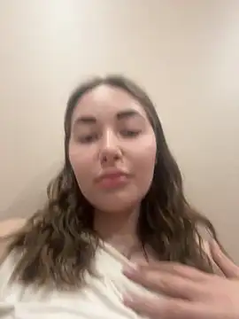 Snapshot of Doris2222 chatting on 13, 4, 2026 Doris2222 online show from 13, 4, 2026