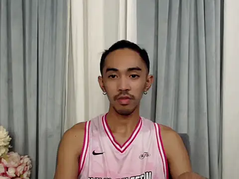 Snapshot of crocodale chatting on 19, 4, 2026 crocodale online show from 19, 4, 2026