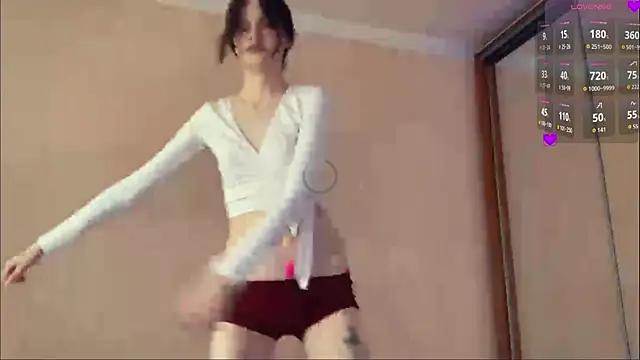 Snapshot of LaurenBlade chatting on 6, 6, 2026 LaurenBlade online show from 6, 6, 2026