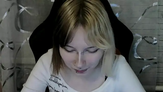 Snapshot of Vi_Nika chatting on 19, 4, 2026 Vi Nika online show from 19, 4, 2026