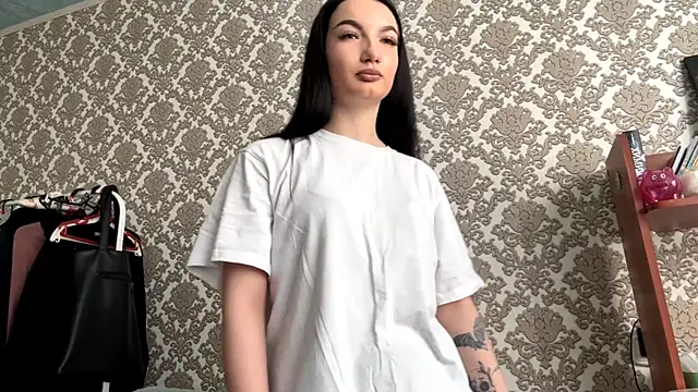 Snapshot of holoris chatting on 13, 4, 2026 holoris online show from 13, 4, 2026