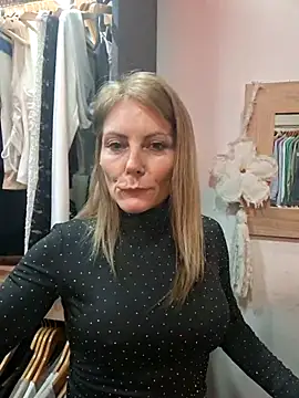Snapshot of prretty15 chatting on 18, 7, 2026 prretty15 online show from 18, 7, 2026
