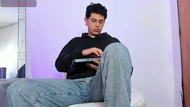 Snapshot of elijah_stoone chatting on 16, 4, 2026 elijah stoone online show from 16, 4, 2026