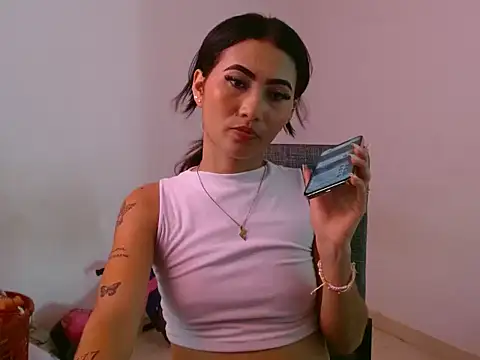 Snapshot of Dulcesexy18 chatting on 22, 6, 2026 Dulcesexy18 online show from 22, 6, 2026