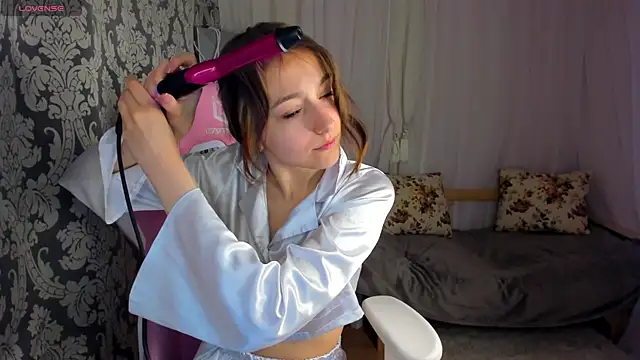 Snapshot of alis_tauber chatting on 5, 5, 2026 alis tauber online show from 5, 5, 2026