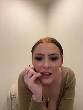 Snapshot of MiraVoss18 chatting on 15, 4, 2026 MiraVoss18 online show from 15, 4, 2026