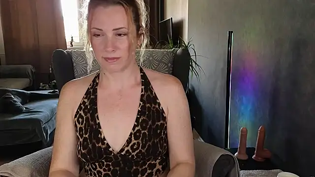 Sharon Red online show from 15, 7, 2026