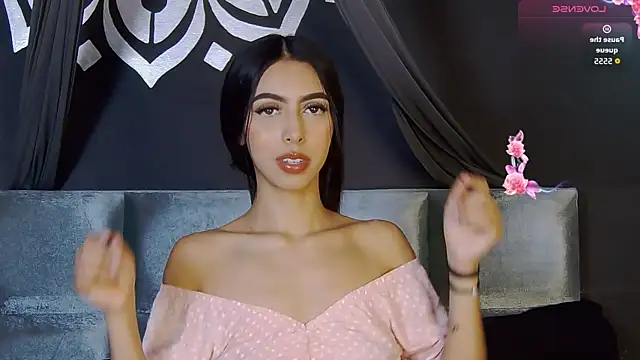 Mia Gloww  online show from 6, 5, 2026