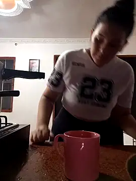 Snapshot of claabella chatting on 15, 4, 2026 claabella online show from 15, 4, 2026