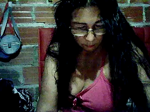 Snapshot of lola_teem chatting on 14, 4, 2026 lola teem online show from 14, 4, 2026