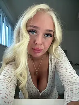 Vanillaheavennn online show from 15, 4, 2026