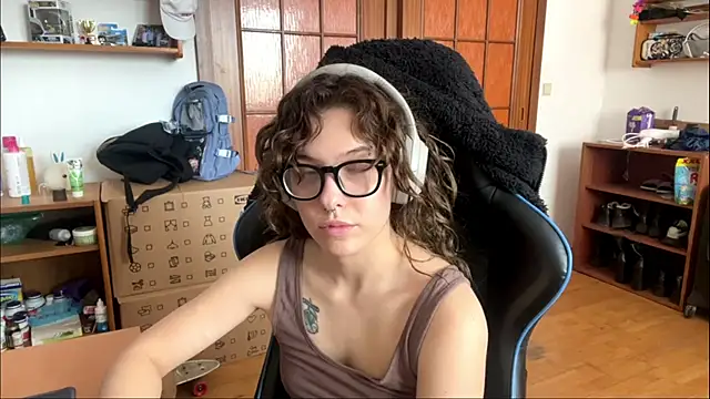 PillowPeachX online show from 10, 5, 2026