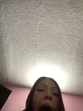 Snapshot of thalia_ec chatting on 5, 6, 2026 thalia ec online show from 5, 6, 2026