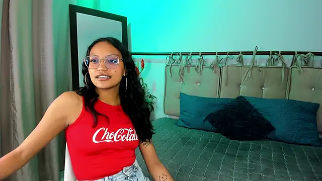 Snapshot of miel_ambar chatting on 20, 4, 2026 miel ambar online show from 20, 4, 2026