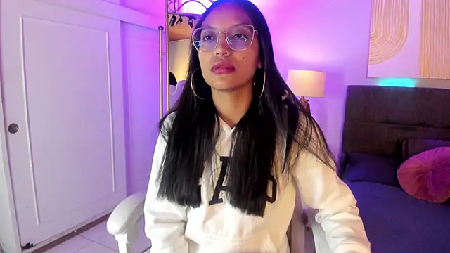 Snapshot of miel_ambar chatting on 27, 5, 2026 miel ambar online show from 27, 5, 2026