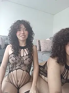 Snapshot of Chloe_and_Violeta chatting on 25, 7, 2026 Chloe and Violeta online show from 25, 7, 2026