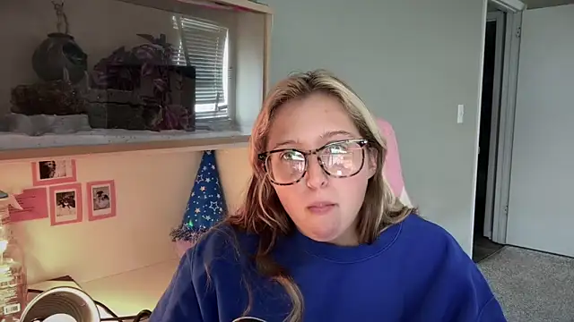 MUSCLEMOMMY1365 online show from 9, 6, 2026
