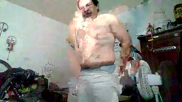 Snapshot of Oskr2024XXX chatting on 15, 10, 2025 Oskr2024XXX online show from 15, 10, 2025