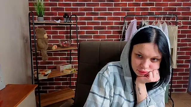 BrendaaWarren online show from 19, 4, 2026