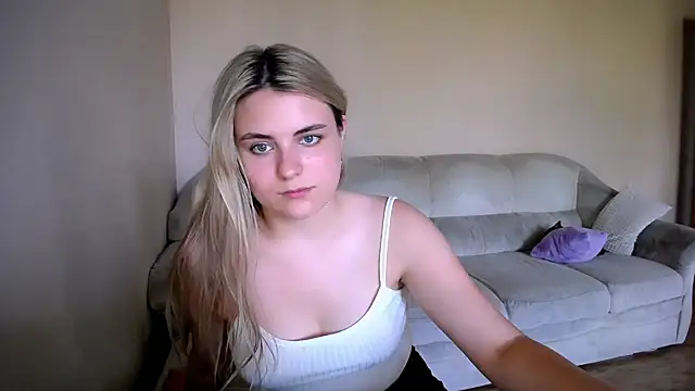 Snapshot of _shy_sabrina__ chatting on 15, 7, 2026 shy sabrina online show from 15, 7, 2026