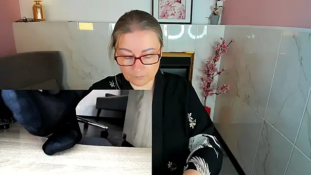 Snapshot of Alexandra_Kind chatting on 17, 6, 2026 Alexandra Kind online show from 17, 6, 2026