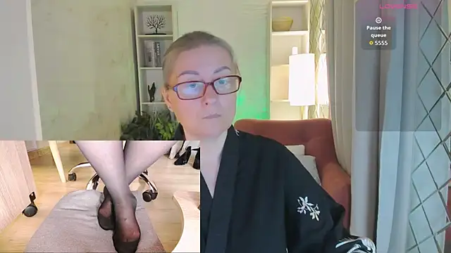 Snapshot of Alexandra_Kind chatting on 28, 6, 2026 Alexandra Kind online show from 28, 6, 2026