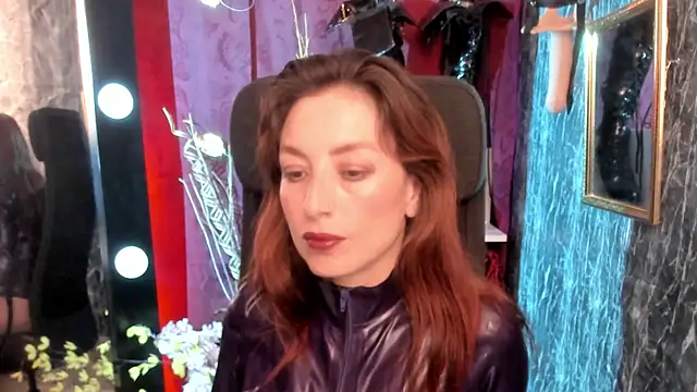 Snapshot of Queenscarlettsecret chatting on 16, 4, 2026 Queenscarlettsecret online show from 16, 4, 2026