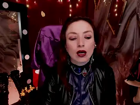 Snapshot of Queenscarlettsecret chatting on 1, 5, 2026 Queenscarlettsecret online show from 1, 5, 2026