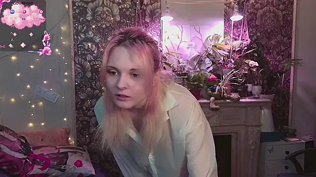 Snapshot of DoubleBubble_ chatting on 7, 7, 2026 DoubleBubble online show from 7, 7, 2026