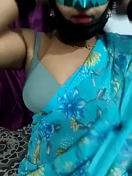 Snapshot of sweetylove01 chatting on 27, 5, 2026 sweetylove01 online show from 27, 5, 2026