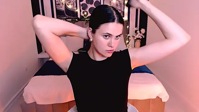 Snapshot of _Scarlett_Lee_ chatting on 9, 7, 2026 Scarlett Lee online show from 9, 7, 2026