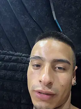 Snapshot of willclayy chatting on 26, 4, 2026 willclayy online show from 26, 4, 2026