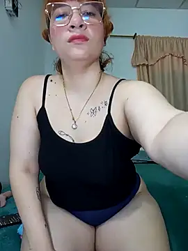 Curves Nina online show from 7, 5, 2026