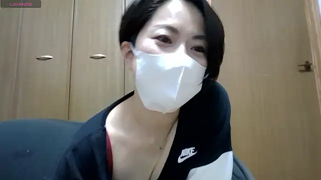 Snapshot of rin2432 chatting on 7, 5, 2026 rin2432 online show from 7, 5, 2026