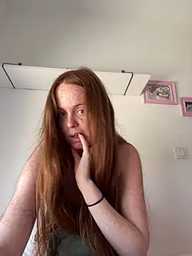 Snapshot of lilysmn chatting on 6, 5, 2026 lilysmn online show from 6, 5, 2026